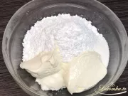 Cremiger Pudding mit Pfirsich