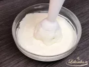 Cremiger Pudding mit Pfirsich