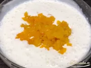 Cremiger Pudding mit Pfirsich