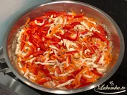 Funchoza mit Gemüse und Hähnchenfilet