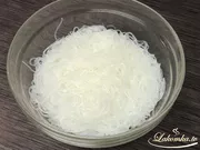 Funchoza mit Gemüse und Hähnchenfilet