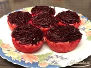 Salat „Unter einem Pelzmantel“ portioniert