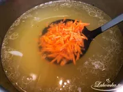 Hühnersuppe mit Knödeln