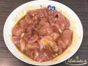 In Senf-Honig-Sauce gebackenes Fleisch