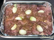 In Senf-Honig-Sauce gebackenes Fleisch