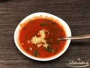 Mit Pilzen gefüllte Schweinefleischröllchen
