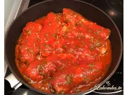 Mit Pilzen gefüllte Schweinefleischröllchen