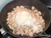 Hähnchenfilet in Sauerrahm-Käse-Sauce
