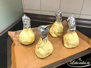 Hähnchenschenkel in einer Tüte
