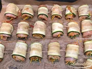 Zucchiniröllchen mit Hühnchen