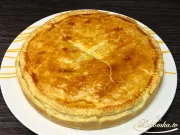 Blätterteigkuchen mit Fischkonserven
