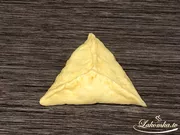 Kuchen mit Kohl im Ofen