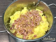 Kuchen mit Kartoffeln im Ofen