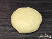 Kuchen mit Kartoffeln im Ofen