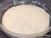 Kuchen mit Kartoffeln im Ofen
