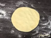 Kuchen mit Kartoffeln im Ofen