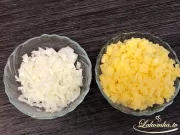 Blätterteiggebäck mit Hähnchen und Kartoffeln