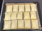 Blätterteiggebäck mit Hähnchen und Kartoffeln