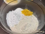 Sablé mit Pistazien und Preiselbeeren