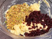 Sablé mit Pistazien und Preiselbeeren