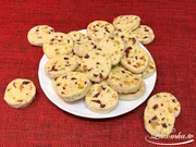 Sablé mit Pistazien und Preiselbeeren