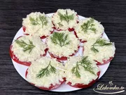 Tomaten mit Käse und Knoblauch